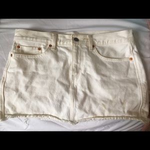 Off white Levi’s denim skirt